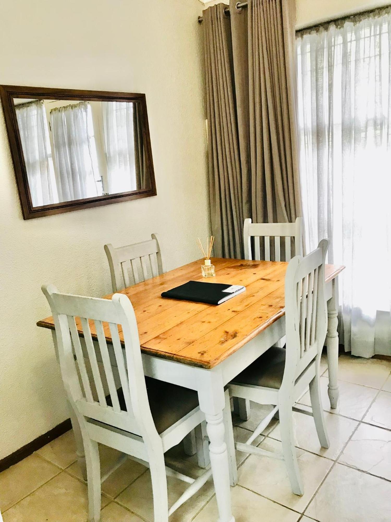 10Vdw Self Catering Apartments Durbanville Exterior photo